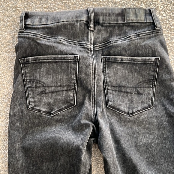 Women’s American Eagle Hi-Rise Black Denim Jeggings. Size 4. - Picture 5 of 10